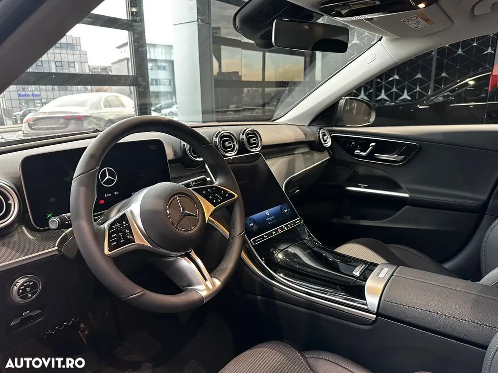 Mercedes-Benz C 2025 photo 5