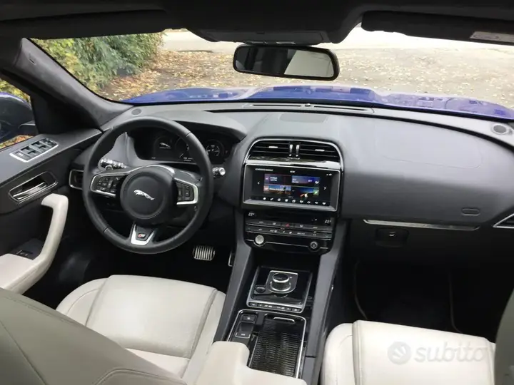 Jaguar F-Pace 2020 photo 4