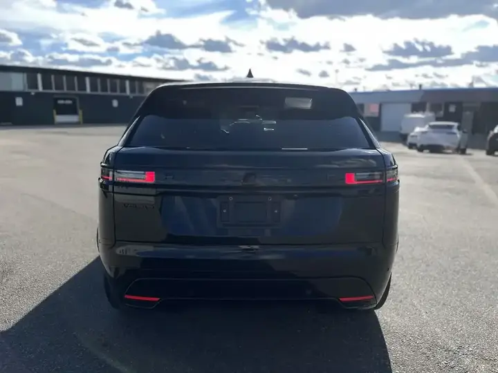 Land Rover Range Rover Velar 2024 photo 5