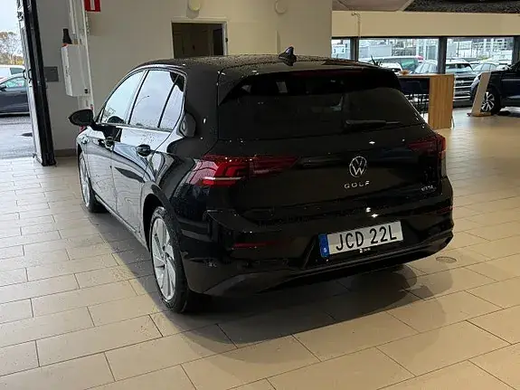 Volkswagen Golf I 2026 photo 3