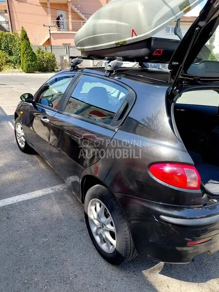 Alfa Romeo 147 2004 photo 5