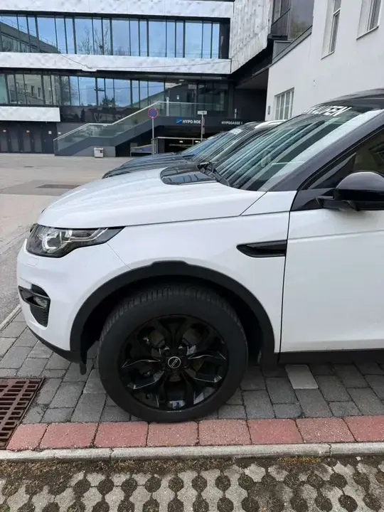 Land Rover Discovery Sport 2015 photo 2