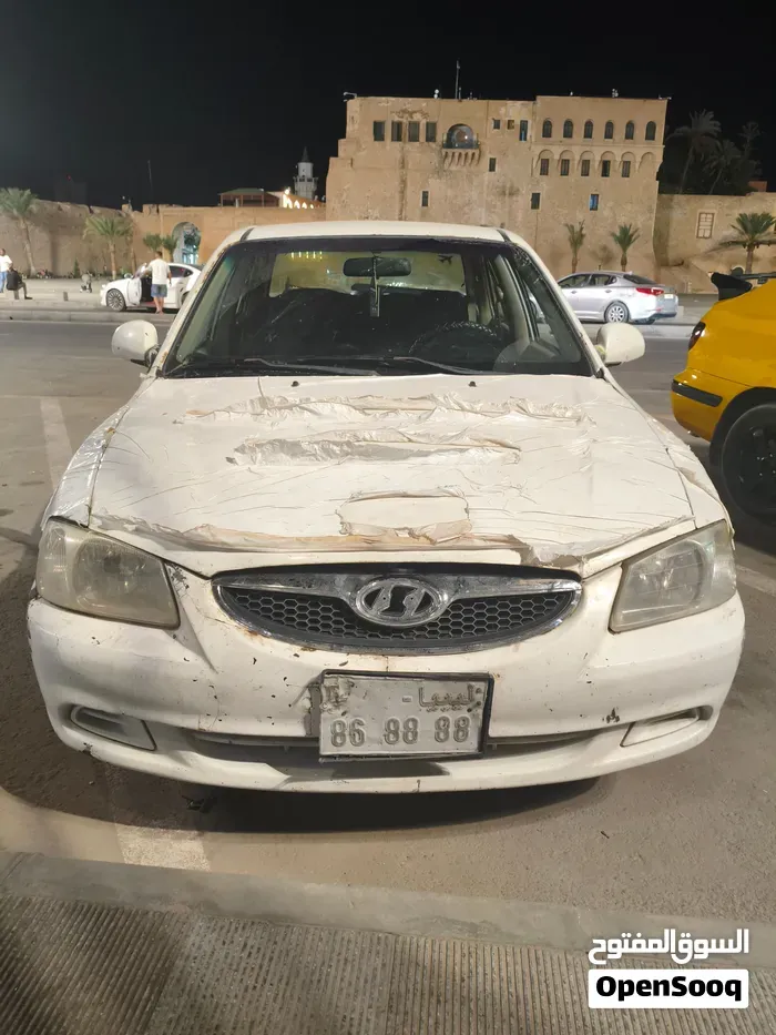 Hyundai Verna 2012 photo 2