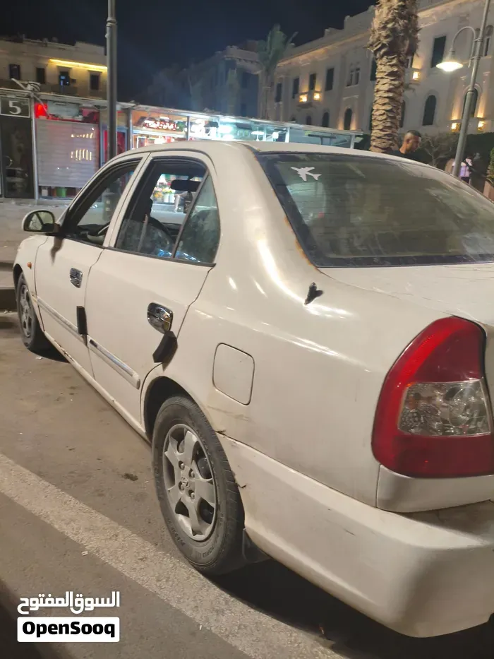 Hyundai Verna 2012 photo 4