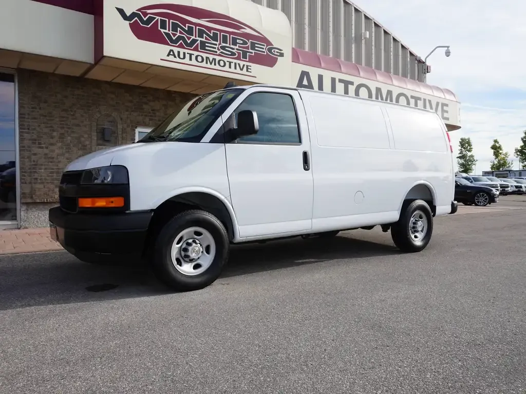 Chevrolet Express 2500 2025 photo 3