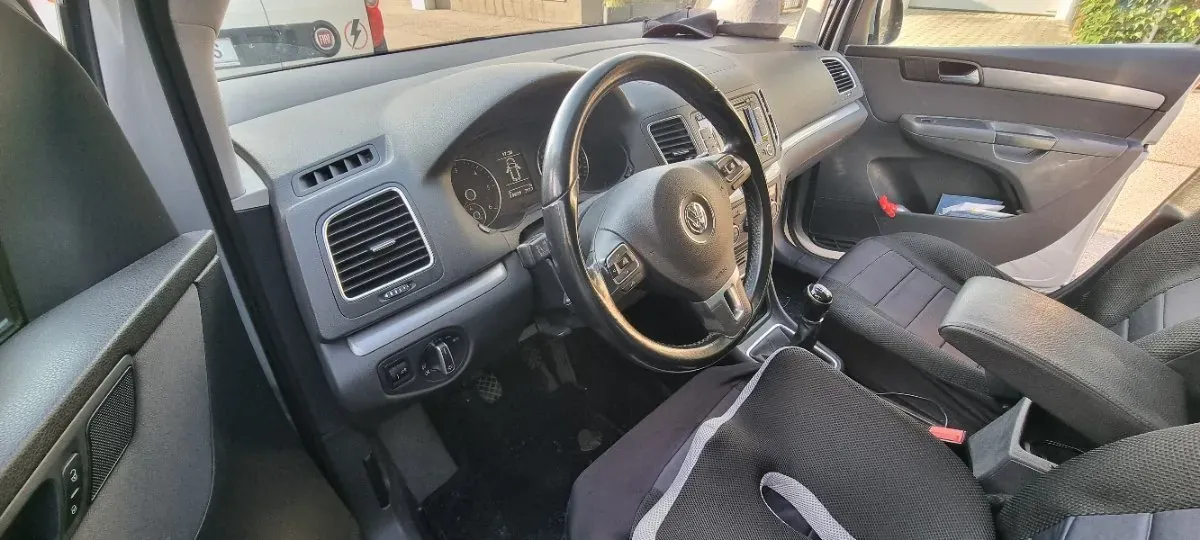 Volkswagen Sharan 2015 photo 2