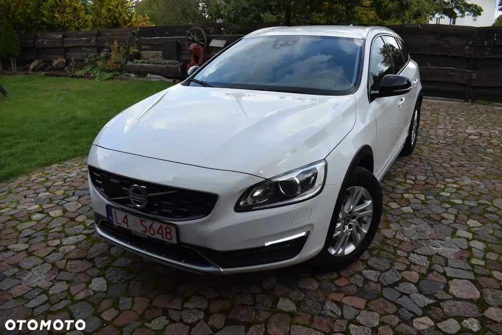 Volvo V60 2017 photo 2