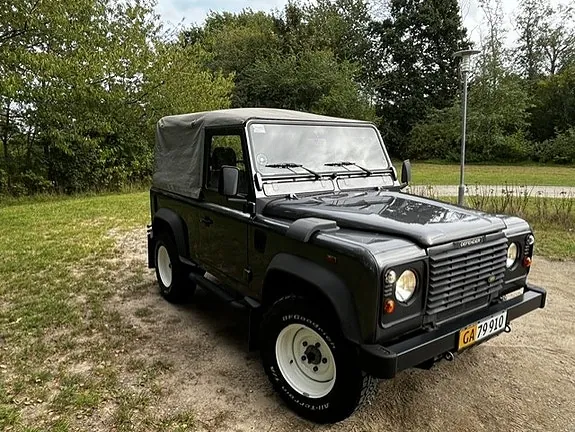 Land Rover Defender 90