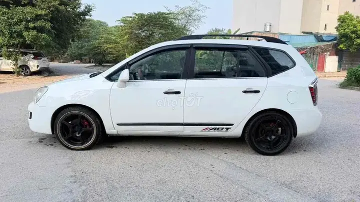 Kia Carens 2009 photo 3