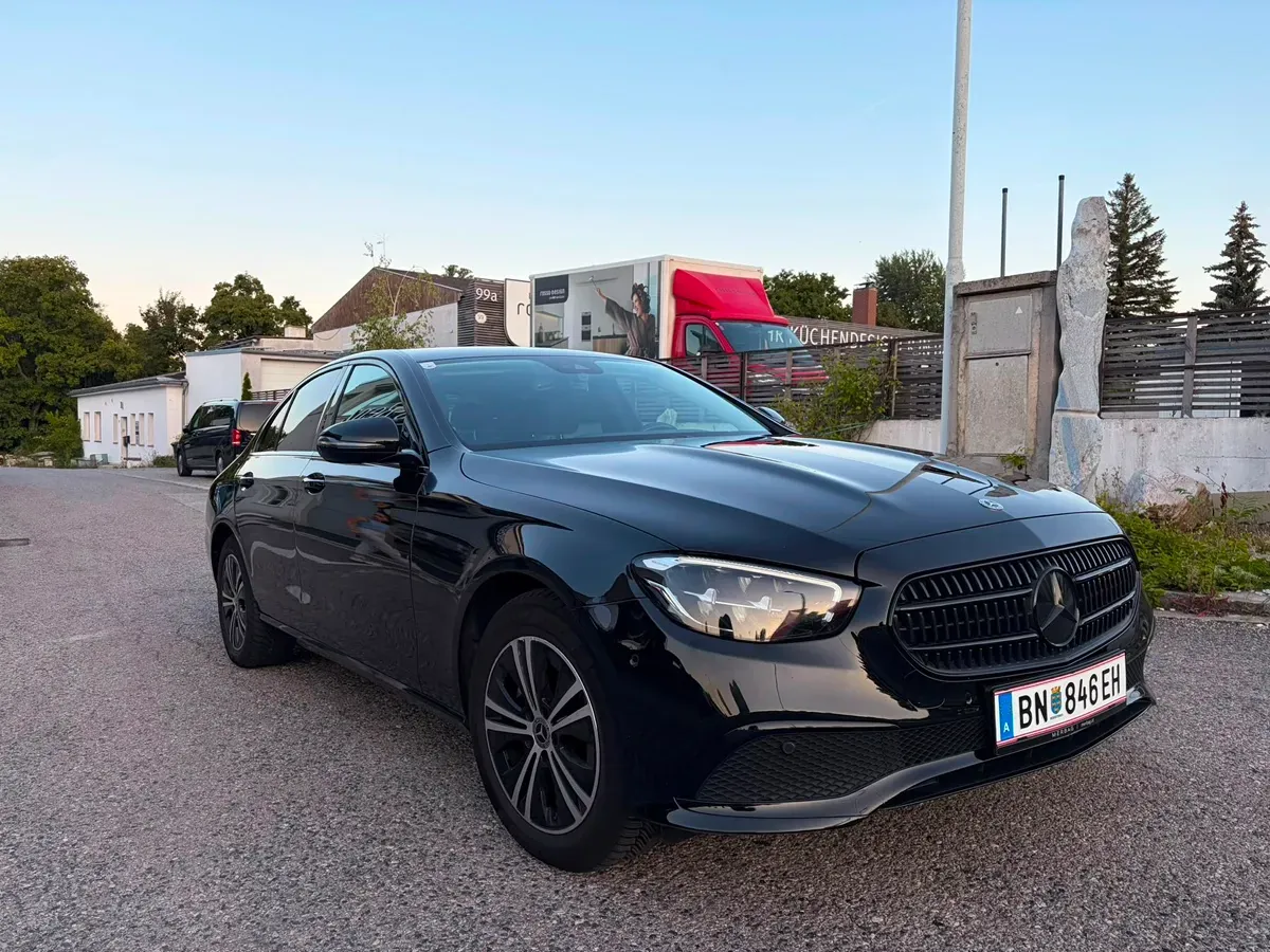 Mercedes-Benz E-Class 2021 photo 3