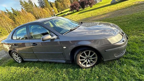 Saab 9-3 2005 photo 2