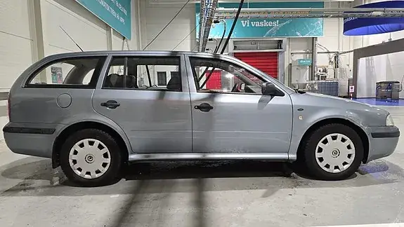 Skoda Octavia 2004 photo 3