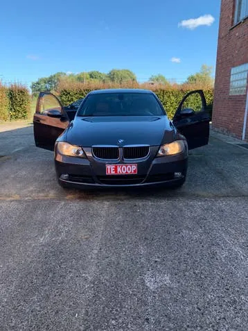 BMW 320I
