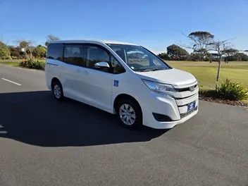 Toyota Noah 2021 photo 2