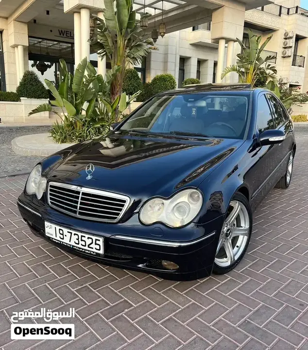 Mercedes-Benz C-Class 2004 photo 2