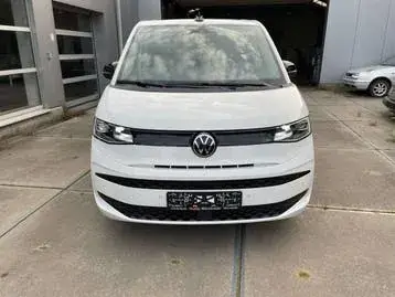 Volkswagen T7 Multivan 2023 photo 2