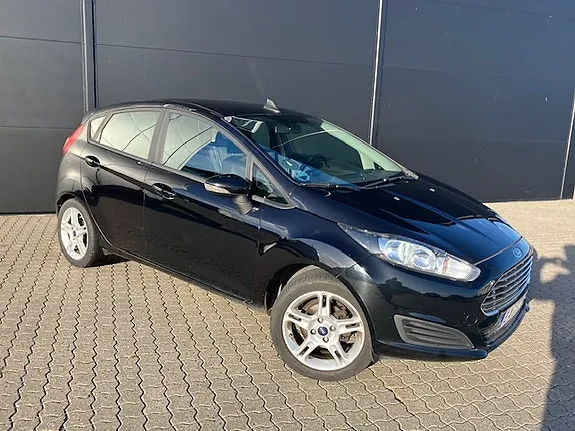 Ford Fiesta 2015 photo 2