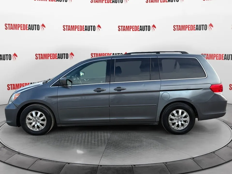 Honda Odyssey 2010 photo 2