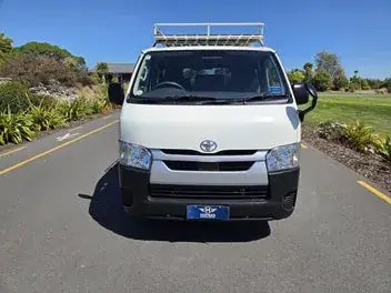 Toyota Hiace 2021 photo 3