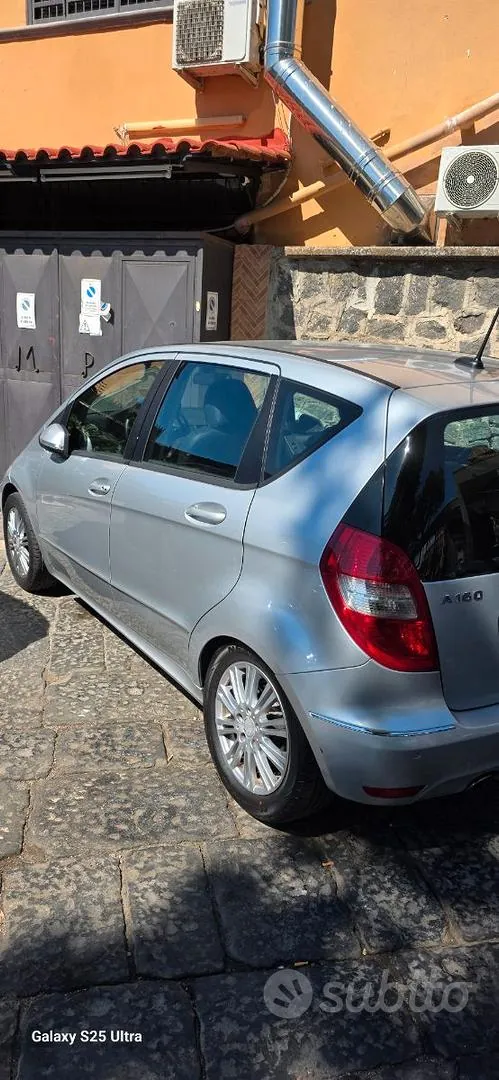 Mercedes-Benz A-Class 2010 photo 2