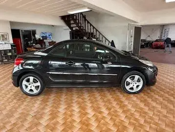 Peugeot 207 2010 photo 3