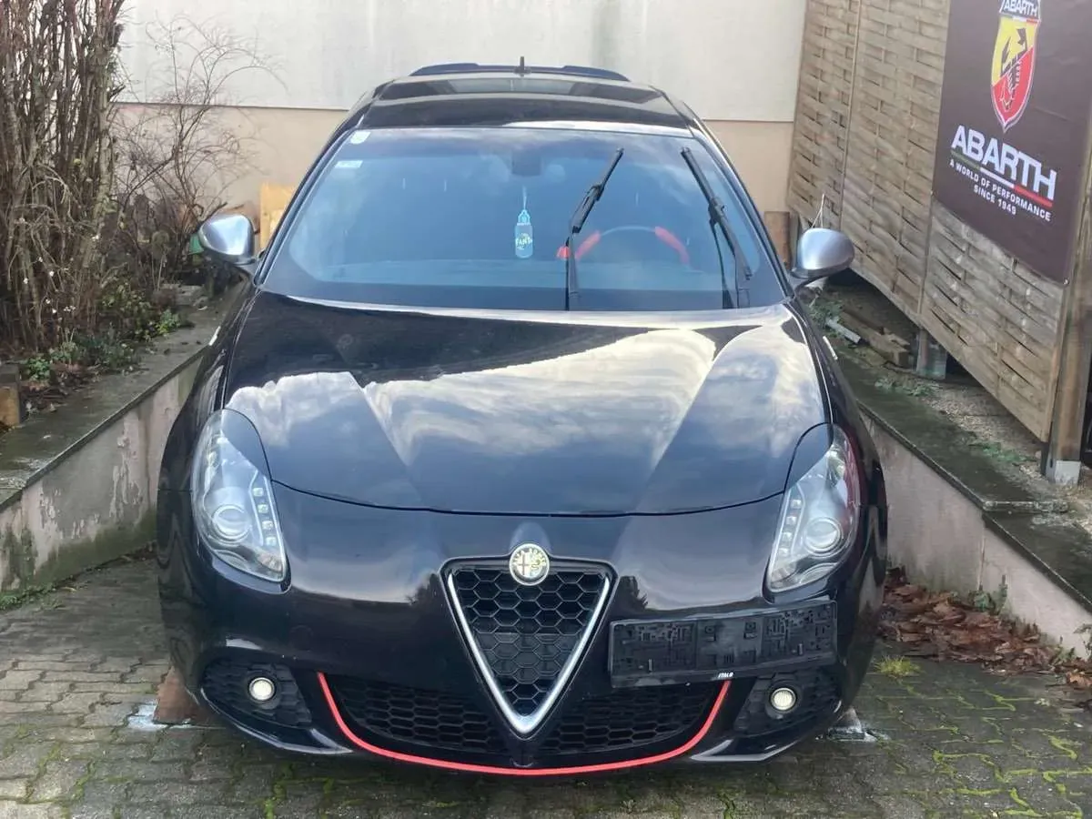 Alfa Romeo Giulietta 2010 photo 2