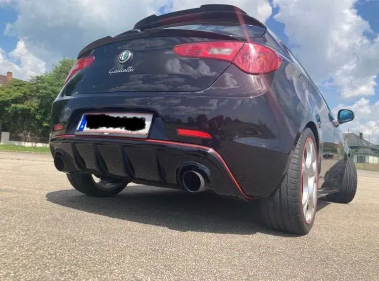 Alfa Romeo Giulietta 2010 photo 3