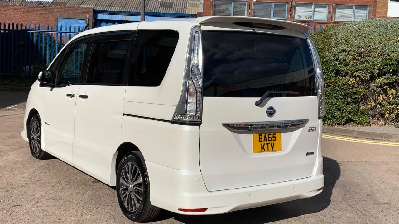 Nissan Serena 2016 photo 5