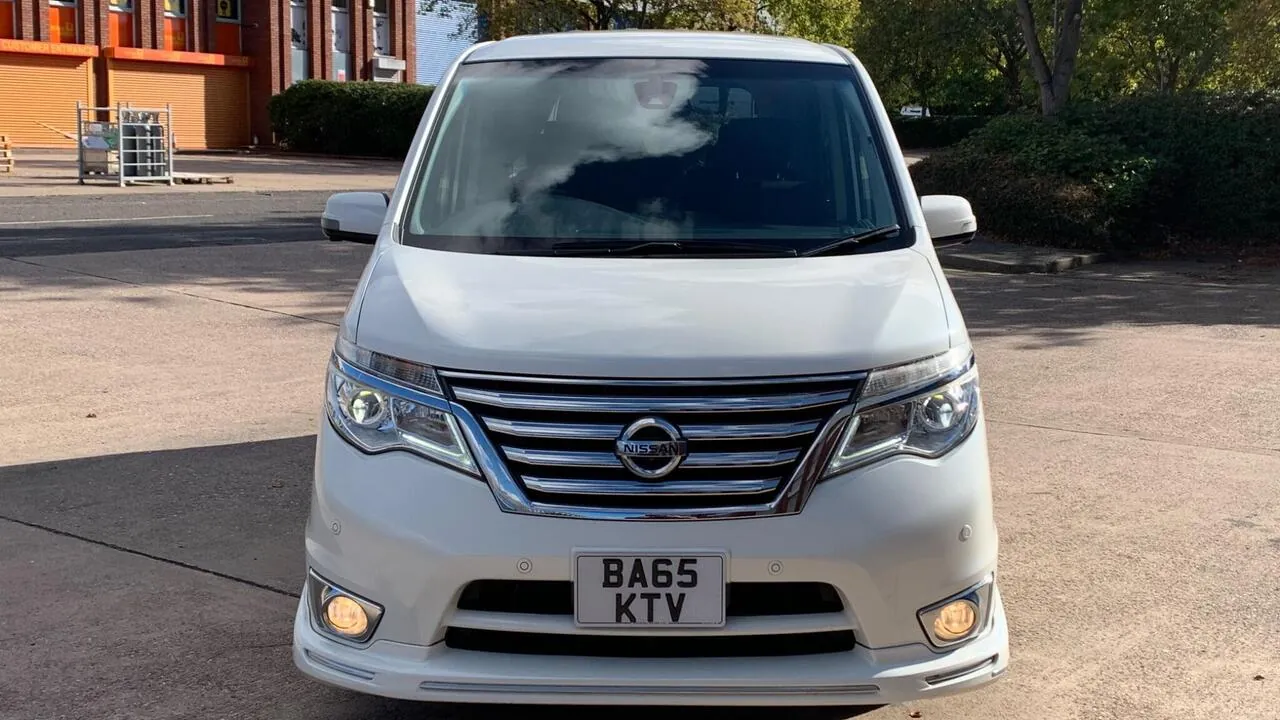 Nissan Serena 2016 photo 2