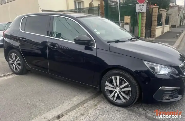 Peugeot 308 2018 photo 2