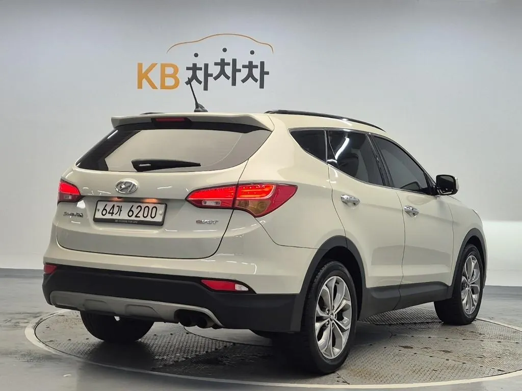 Hyundai Santa Fe 2013 photo 3