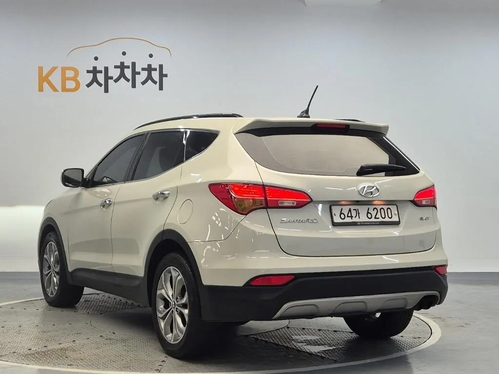 Hyundai Santa Fe 2013 photo 2