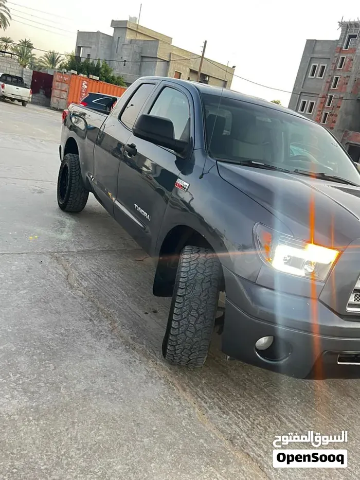 Toyota Tundra 2010 photo 3
