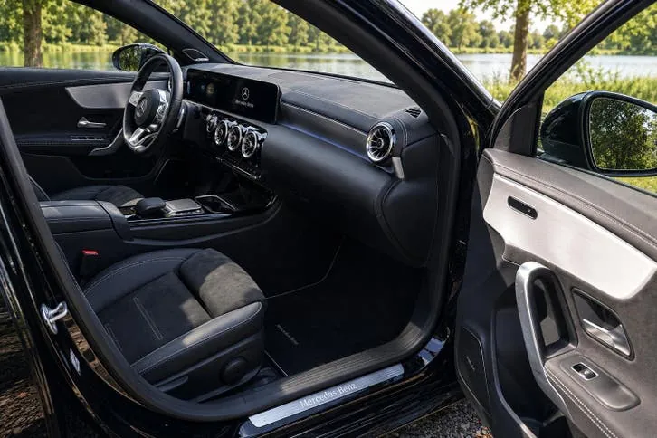 Mercedes-Benz A-Class 2021 photo 3