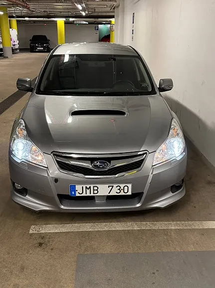 Subaru Legacy 2010 photo 2