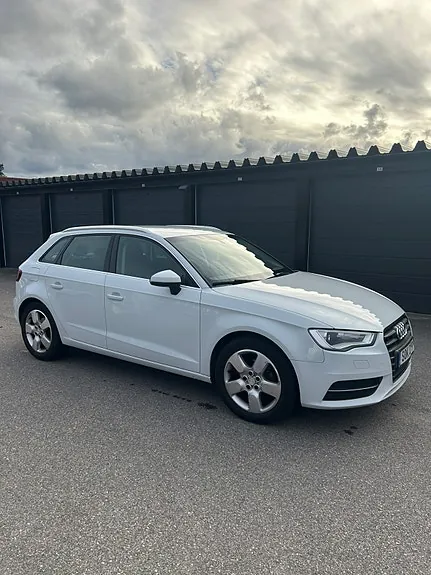Audi A3 2015 photo 3
