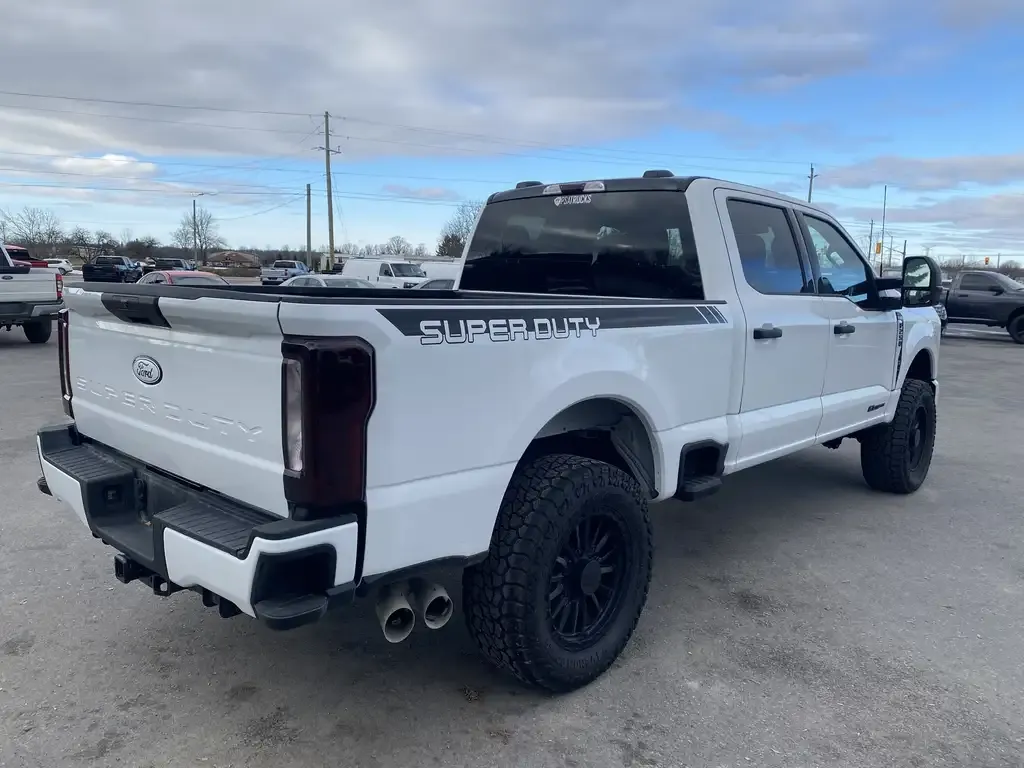 Ford F-250 Super Duty 2023 photo 5
