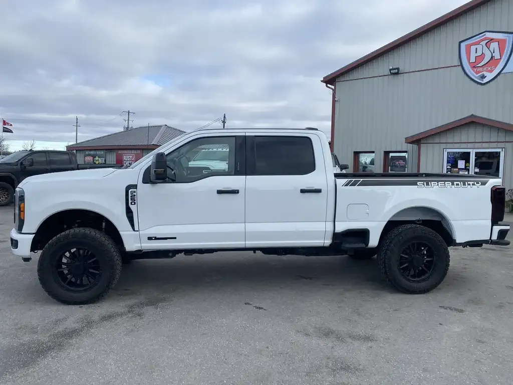 Ford F-250 Super Duty 2023 photo 3