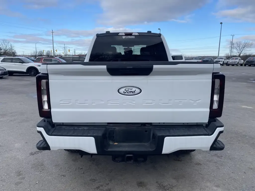 Ford F-250 Super Duty 2023 photo 4