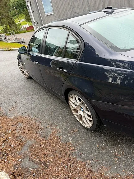 BMW 320I 2008 photo 3