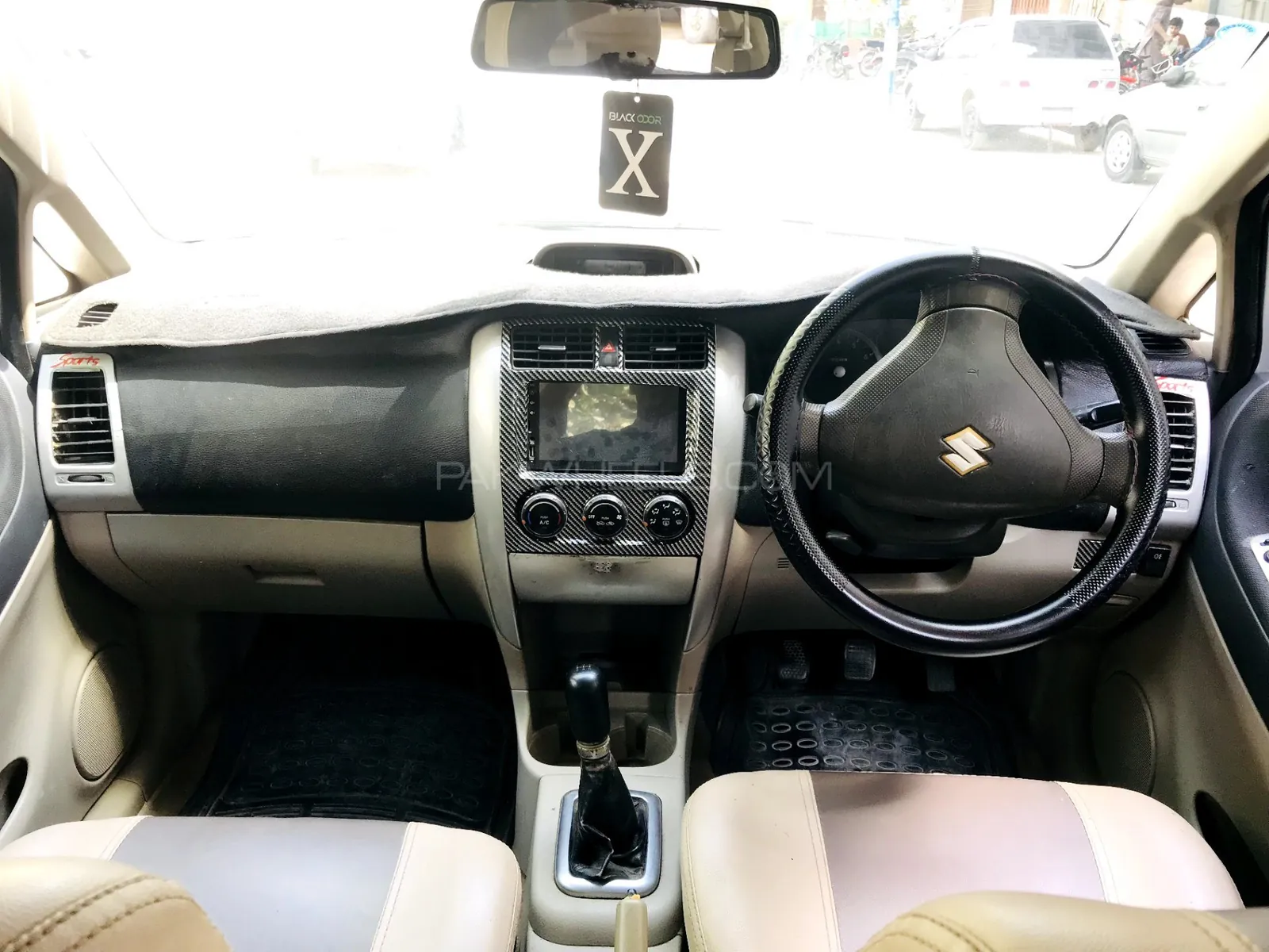 Suzuki Liana