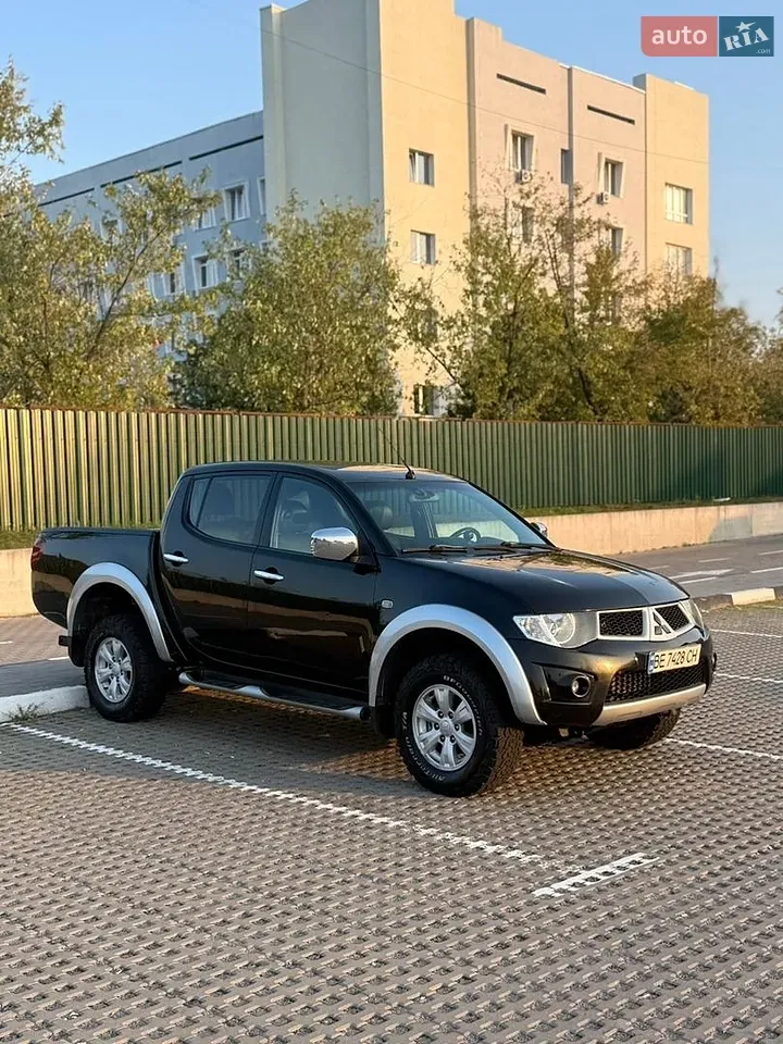 Mitsubishi L200 2011 photo 5