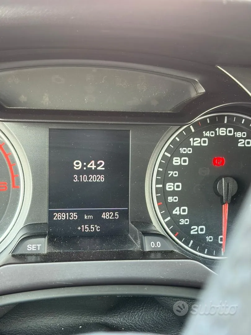 Audi A4 2010 photo 5