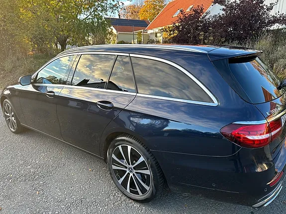Mercedes-Benz E300 2023 photo 2