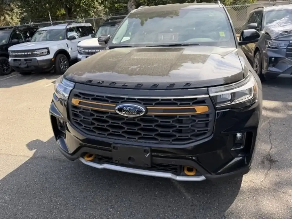Ford Explorer 2026 photo 2
