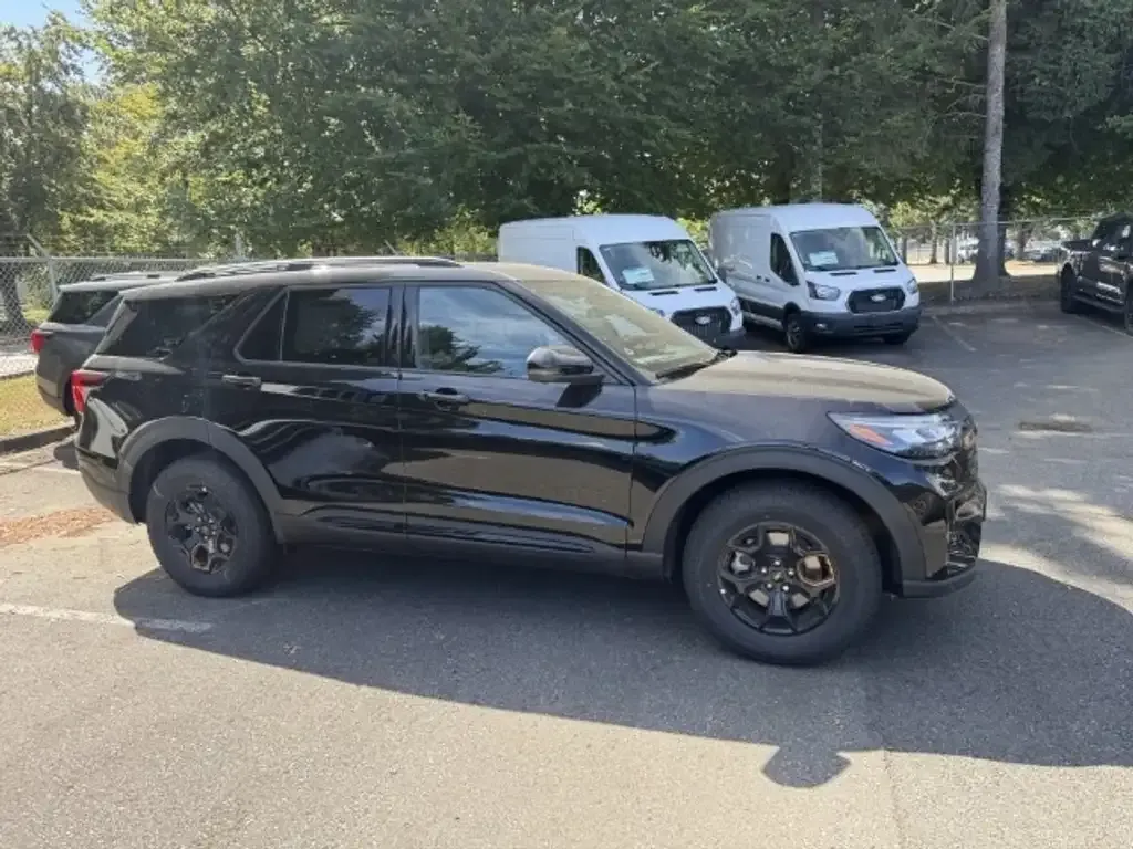 Ford Explorer 2026 photo 3