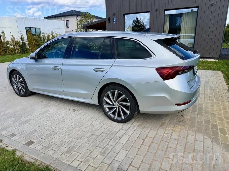 Skoda Octavia 2021 photo 3