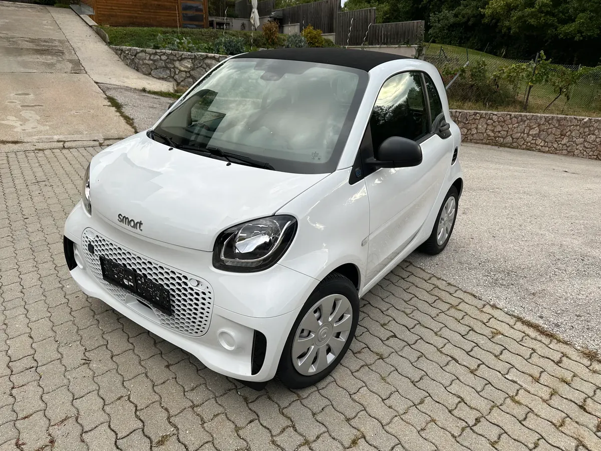 Smart Fortwo 2021 photo 2