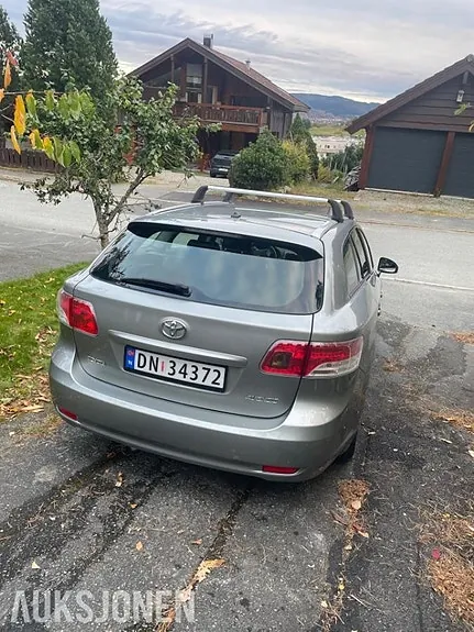 Toyota Avensis 2010 photo 4