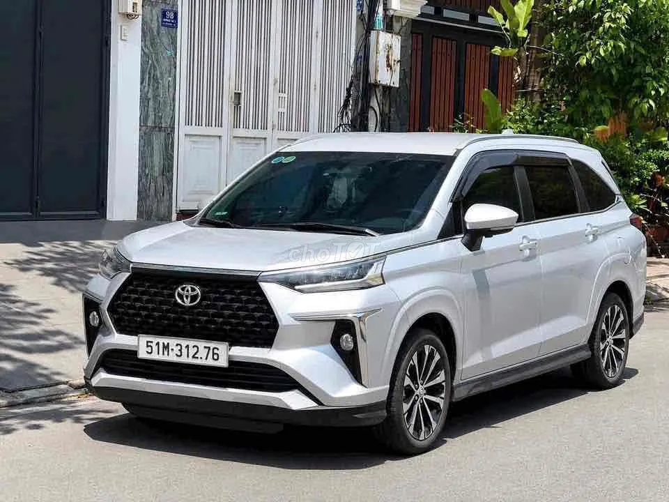 Toyota Veloz Cross
